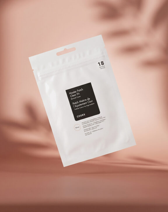 Parche ultra fino de hidrocoloide diseñado para cubrir granos visibles de forma discreta, especialmente apto para usar durante el día o bajo maquillaje Ideal para pieles con tendencia acnéica, con brotes inflamados, enrojecidos o áreas que necesitan protección rápida y discreta. Adecuado para todos los tipos de piel incluyendo piel sensible.