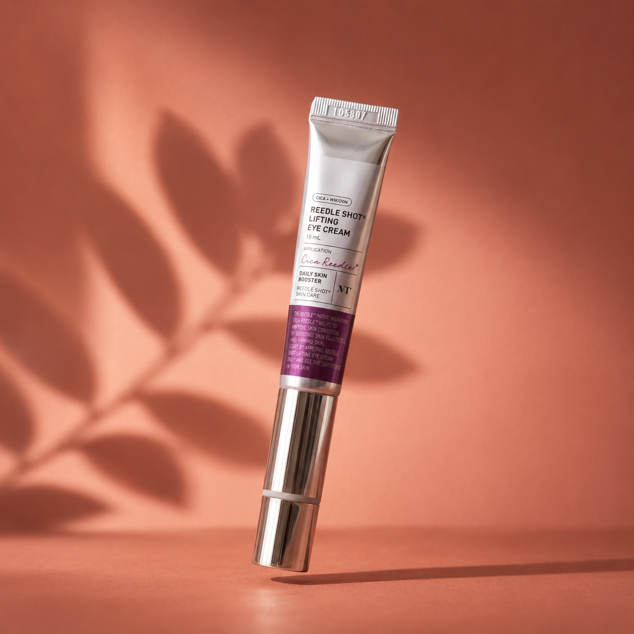 VT REEDLE SHOT LIFTING EYE CREAM | Contorno de ojos con microagujas