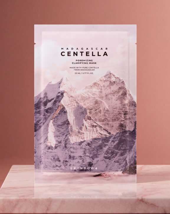 Una mascarilla de tela con una rica esencia de sal rosa del Himalaya y ácido succínico que aporta elasticidad y firmeza a los poros.